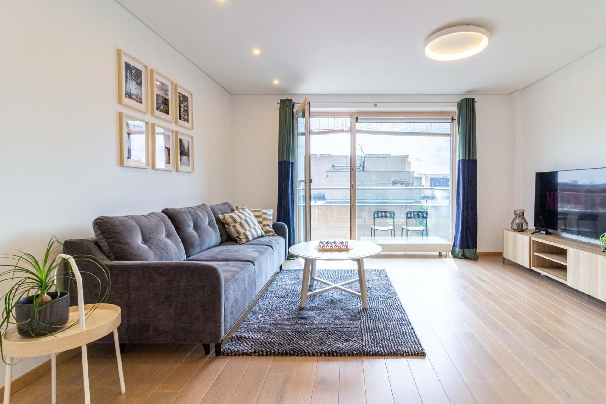 Cohost I Sunny Center Apt, Covered Parking, Balcony & Self Check-In Каунас Екстер'єр фото